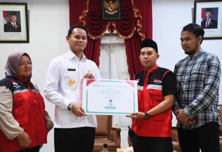 Bupati Purbalingga Salurkan Gaji dan Tunjangan Jabatannya untuk Membantu Komunitas yang Membutuhkan