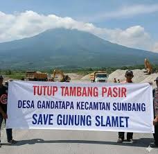 Gubernur Ahmad Luthfi langsung menegaskan bahwa aktivitas penambangan di kawasan Gunung Slamet tidak diperbolehkan