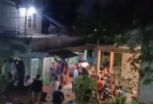 Kasus ini bermula dari percakapan yang diduga dilakukan oknum A kepada seorang perempuan muda