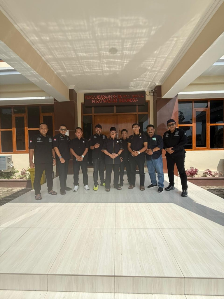 Kasus ini memunculkan kekhawatiran mengenai adanya double power effect atau efek kekuatan ganda. Posisi ganda seorang aparat aktif sebagai pejabat negara sekaligus pimpinan organisasi sosial