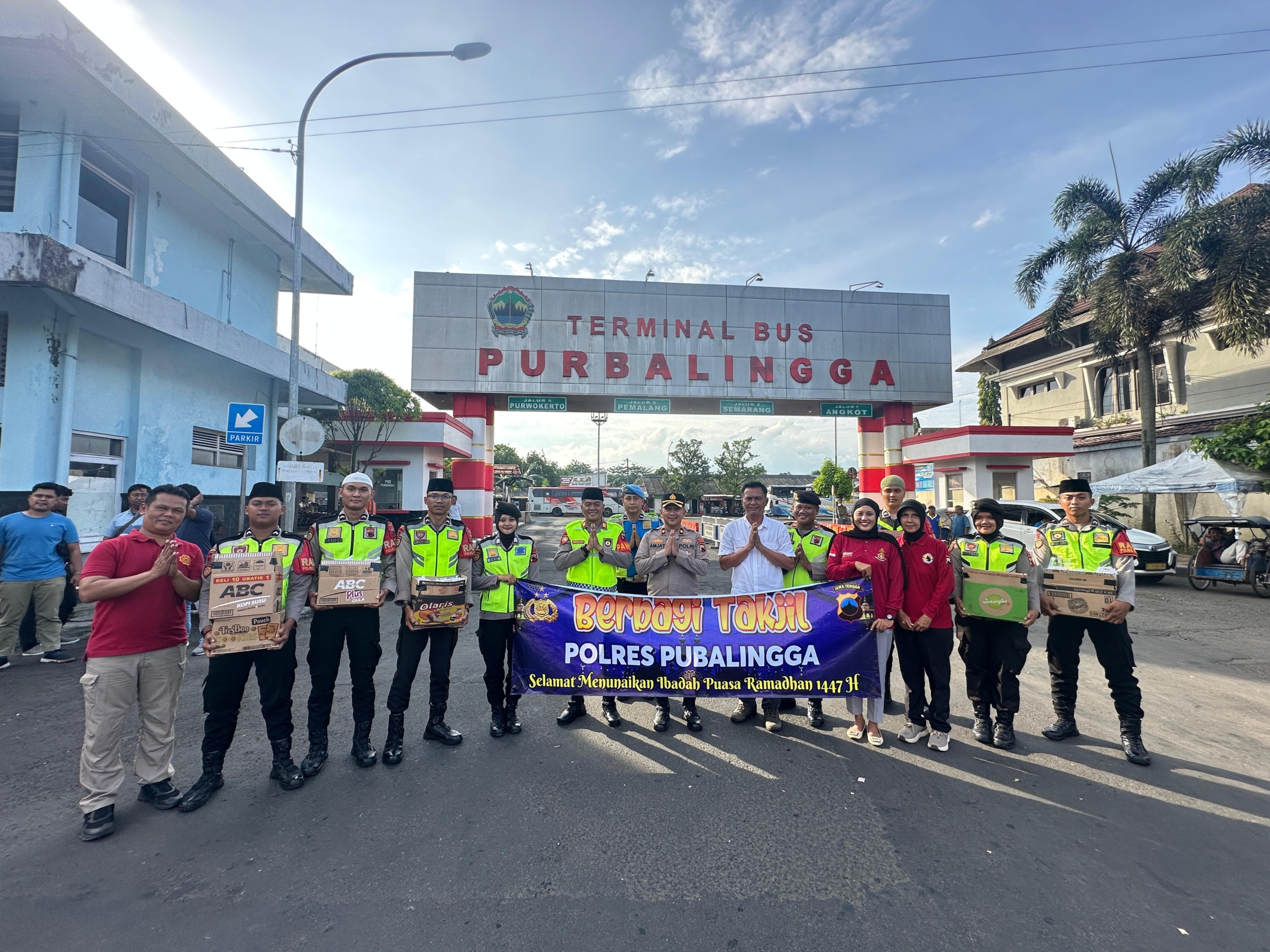 Polres Purbalingga Gelar Pembagian Takjil Selama Ramadhan