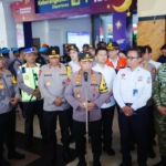 Tinjau Stasiun Surabaya Gubeng, Kapolri Instruksikan Beri Pelayanan Maksimal ke Pemudik