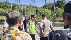 Polsek Karanganyar Bersama Forkopimcam Damaikan Perselisihan Warga