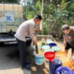 Polsek Kejobong Salurkan Bantuan Air Bersih ke Desa Langgar